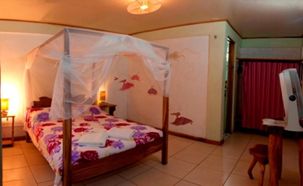 Hotel Blue Conga à Puerto Viejo de Talamanca Extérieur photo
